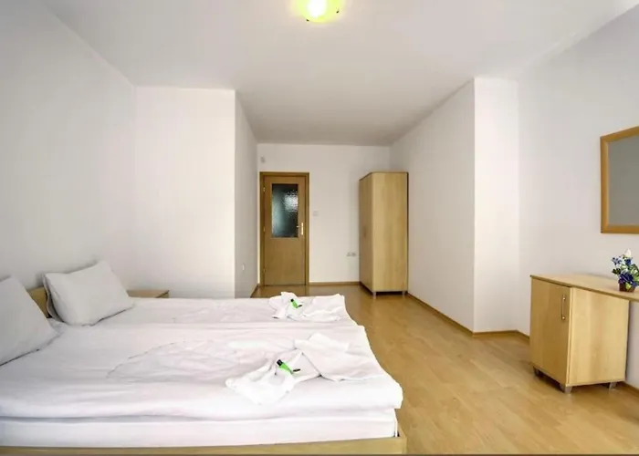 Raikov Aparthotel 3*